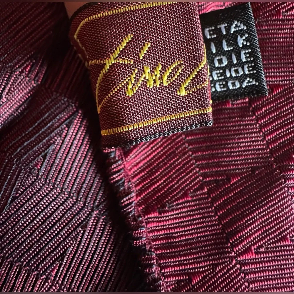 Tino Cojura - Vintage Red‎ Lightweight Scarf with Soft Texture